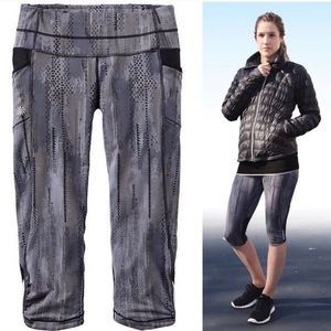 Athleta Running Capri Knickers. XS. Arrow Be Free